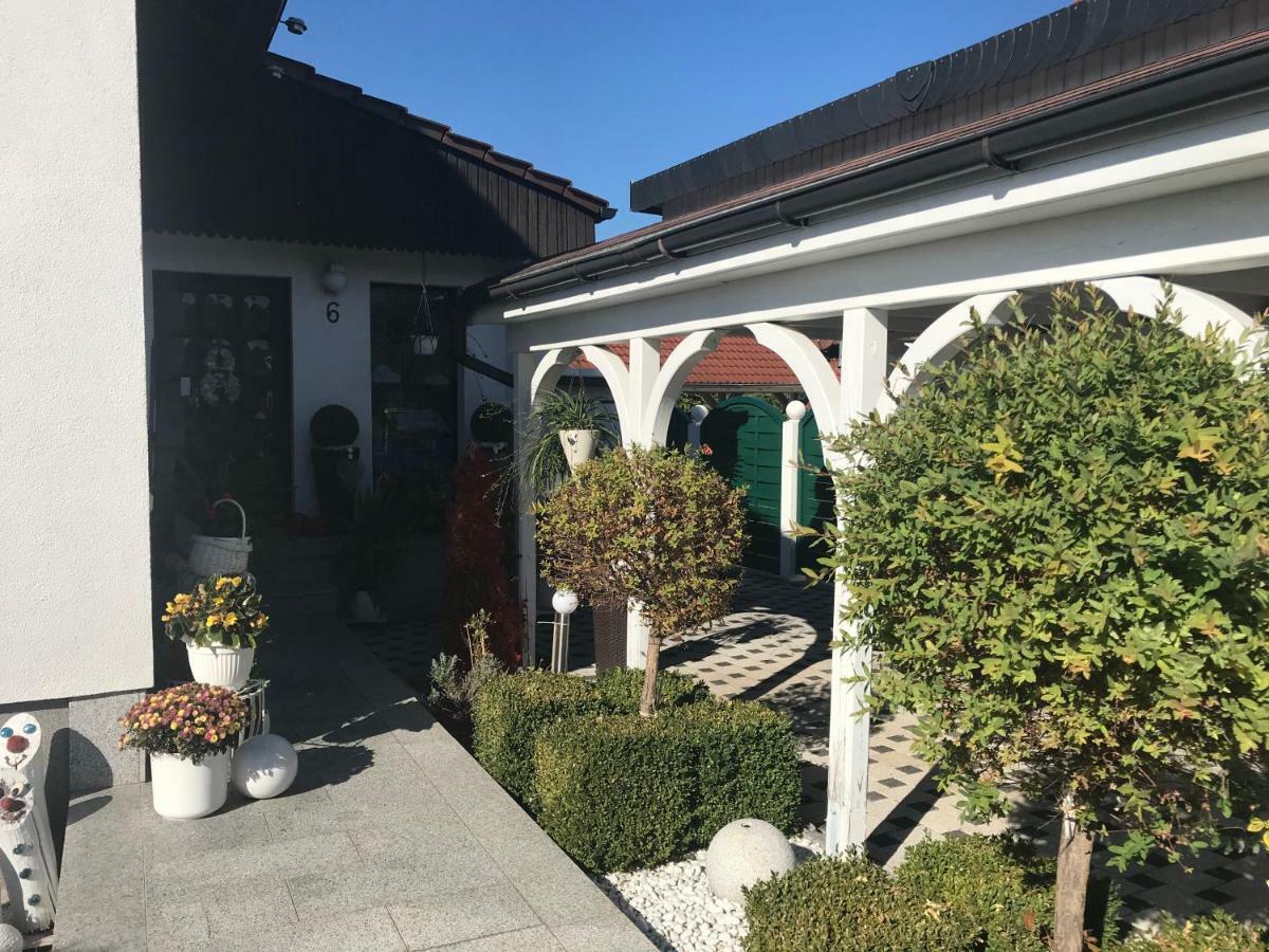 Ferienhaus Zur Waldauer Hoehe Mit 3 Sz, 120Qm & 40Qm Balkon Schleusingen Buitenkant foto